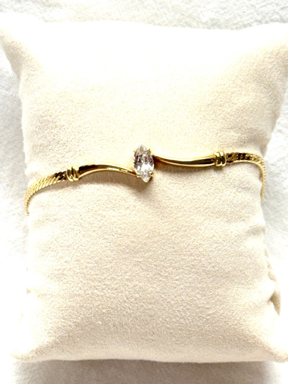 Avon Vintage 7" Bracelet Marquise Rhinestone set in Gold Tone Herringbone